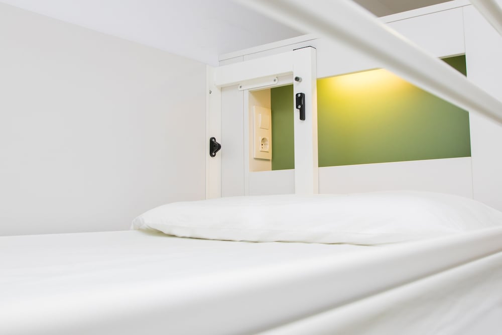 Standard Shared Dormitory, Women only, Private Bathroom (10 people) photo 2
