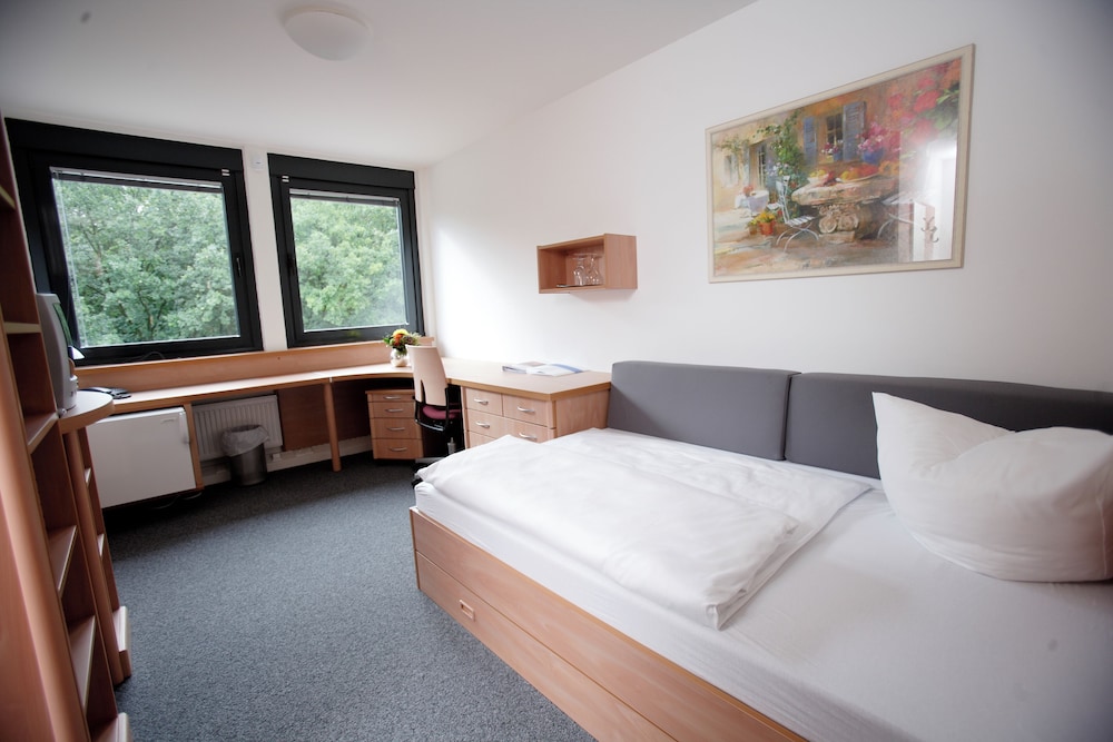 Economy Single Room