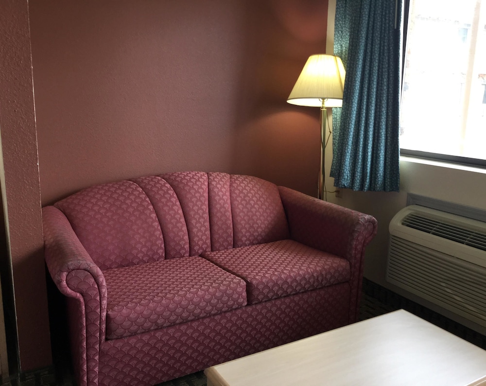 Room, 1 King Bed, Accessible, Non Smoking - Photo 5