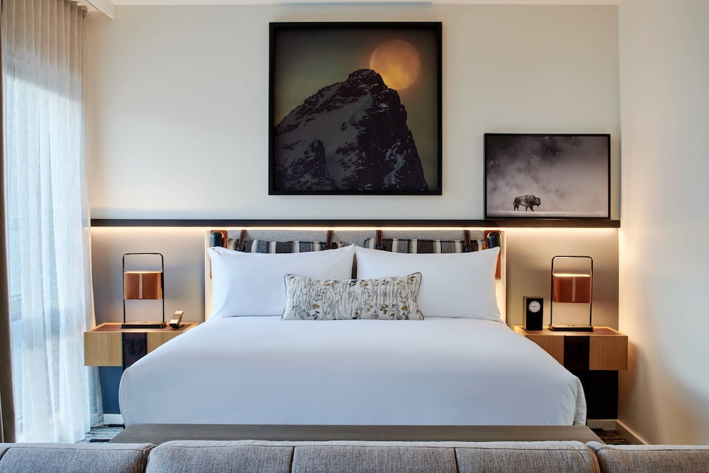 Junior Suite, 1 King Bed - Photo 3
