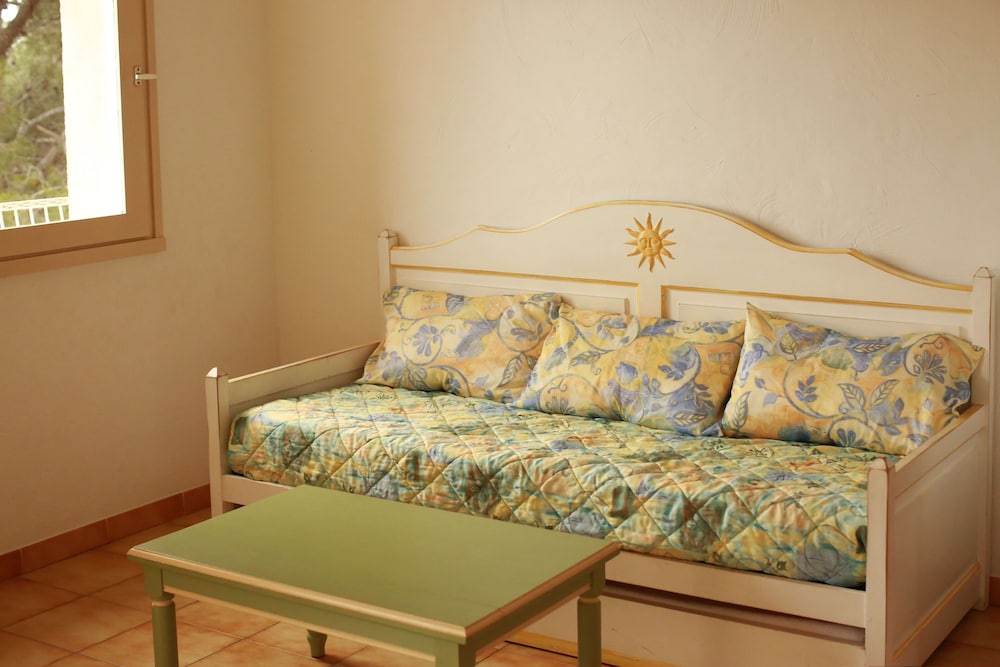 Classic Apartment, 2 Bedrooms, Partial Sea View photo 1