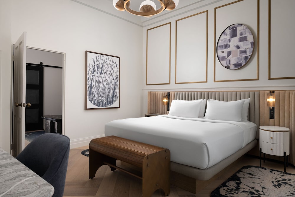 Suite, 1 King Bed