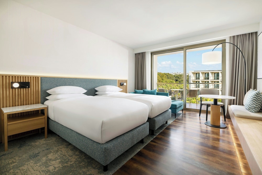Deluxe Room, 2 Twin Beds, Resort View (Balcony) - Photo 10