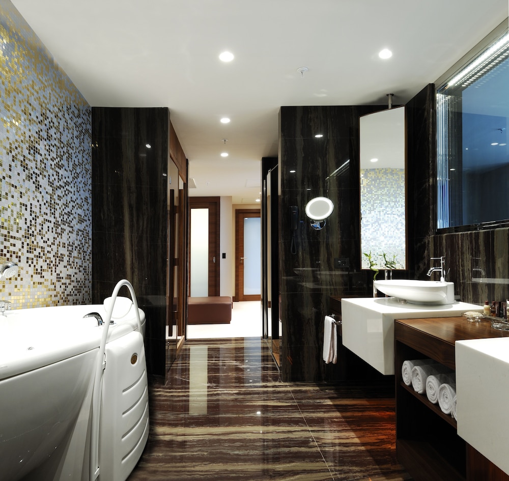 Presidential Suite, 1 Bedroom thumbnail 6