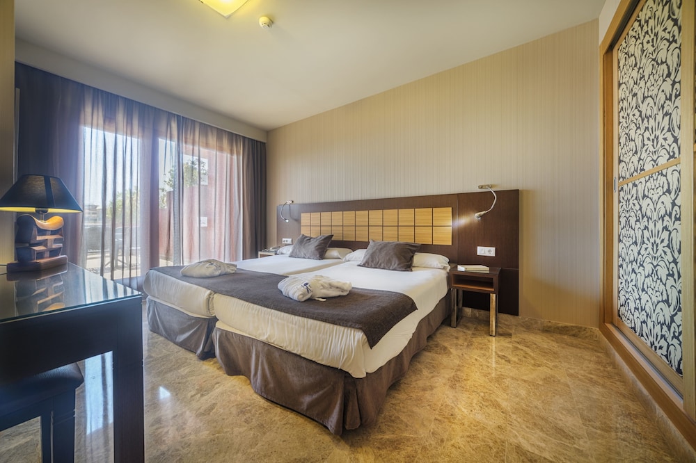 Suite, Sea View