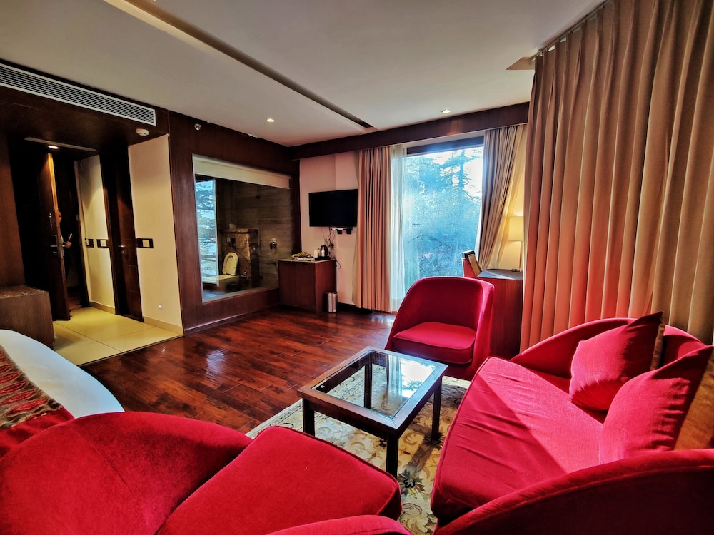 Royale Suite - Photo 5