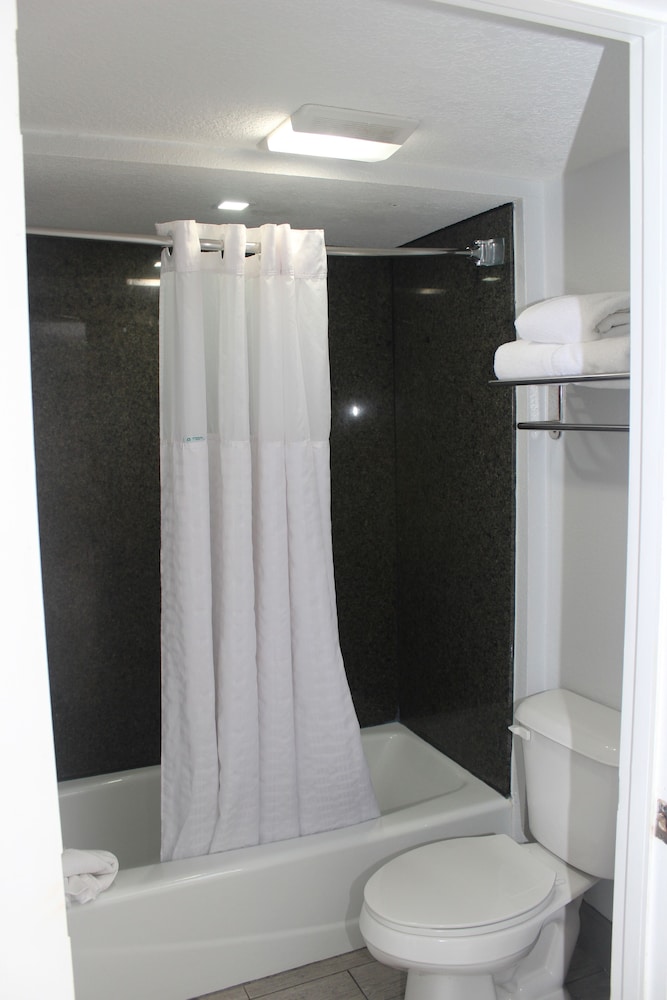 Suite, Multiple Beds, Non Smoking, City View - Photo 2