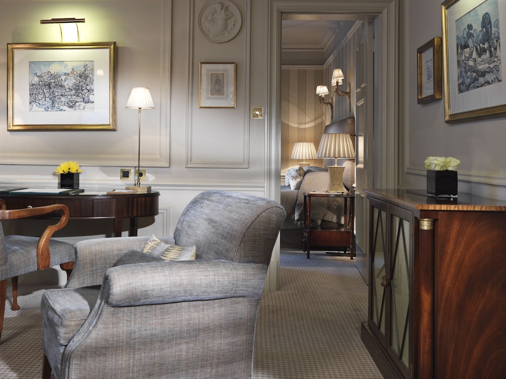 Master Suite Main House thumbnail 5