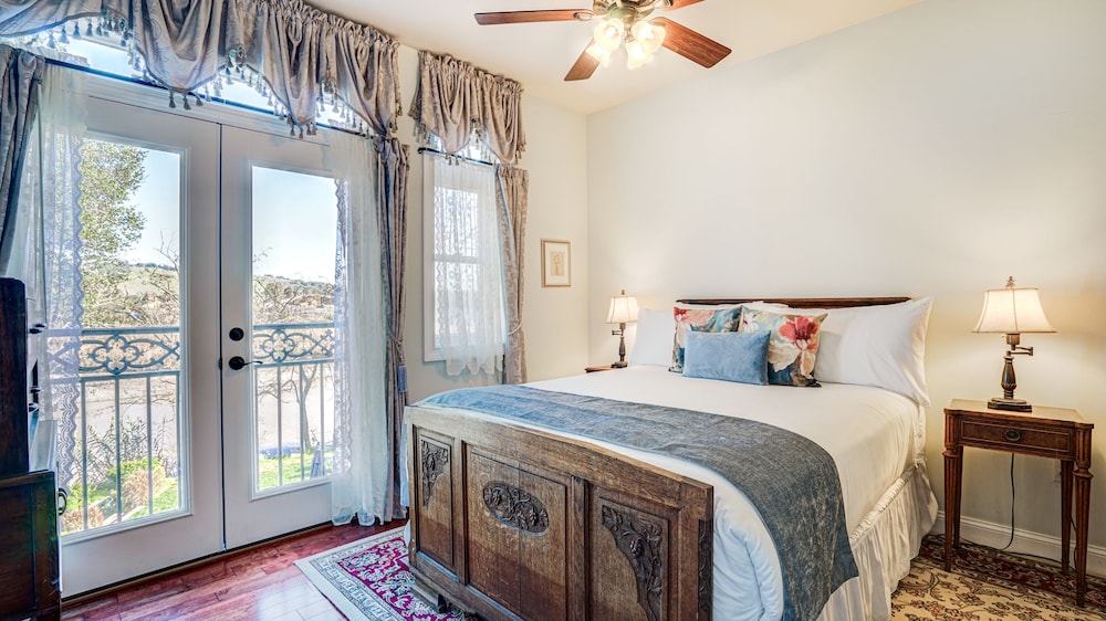 Mount St. Helena Suite