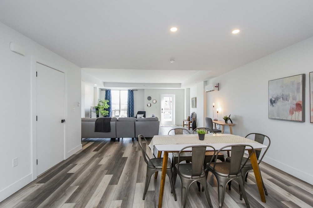 Luxurious 3 Bedroom Brand NEW Town House, 사진 55