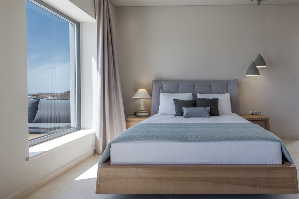 Superior Suite, Sea View - Photo 11