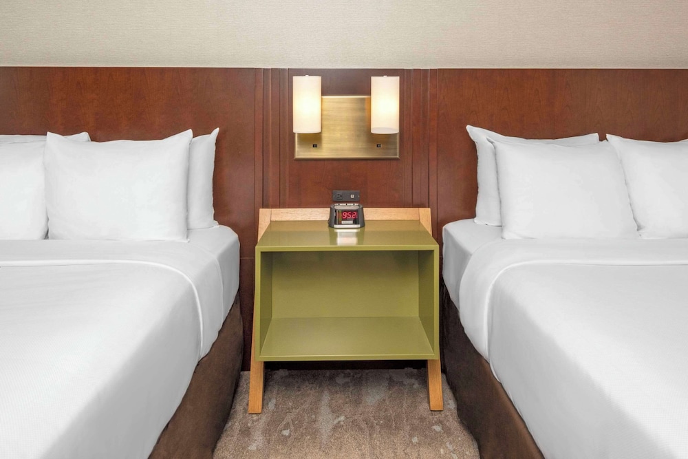 Room, 2 Queen Beds - Photo 1