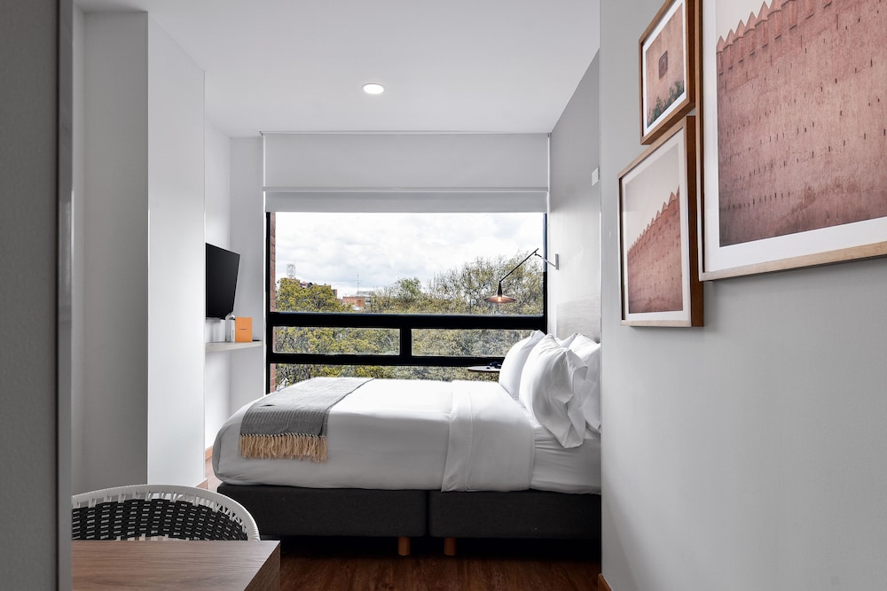 Apartment (604)