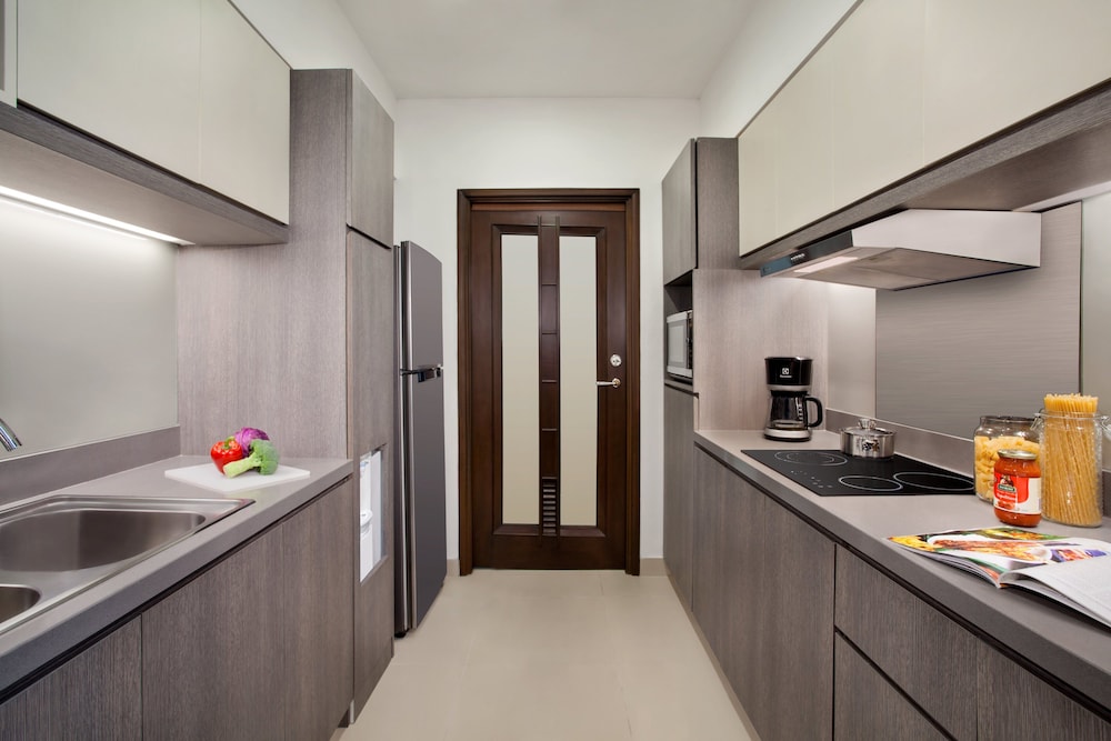 2 Bedroom Premier - Photo 7