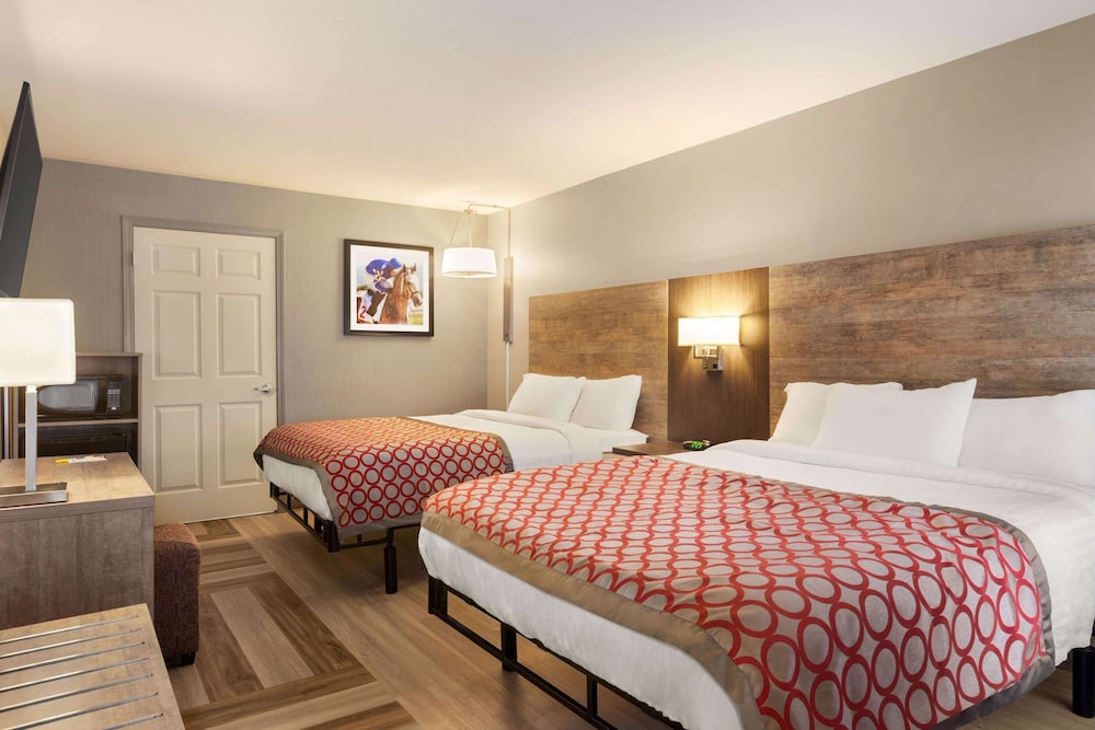 Room, 2 Queen Beds, Non Smoking - Photo 1