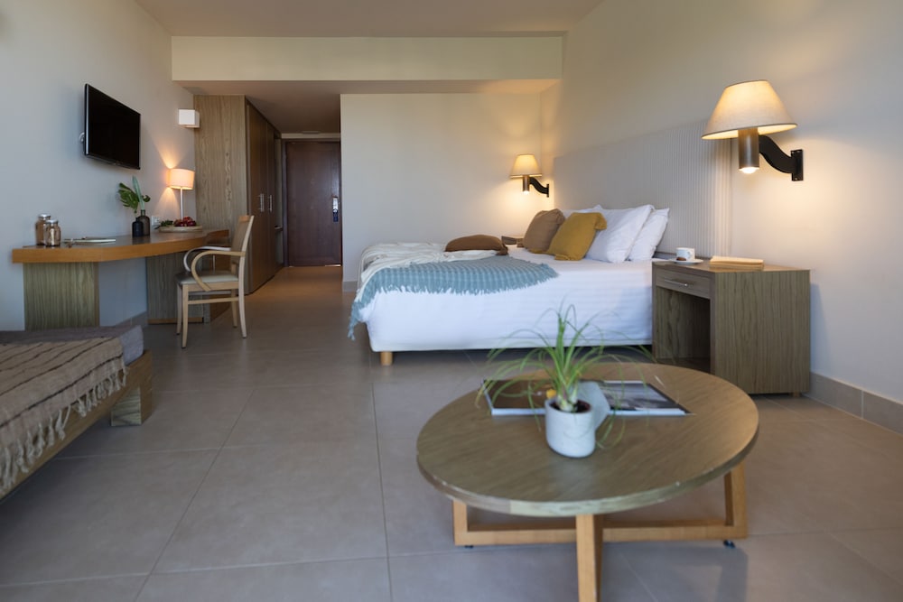 Superior Double Room (Panoramic Sea View) photo 3
