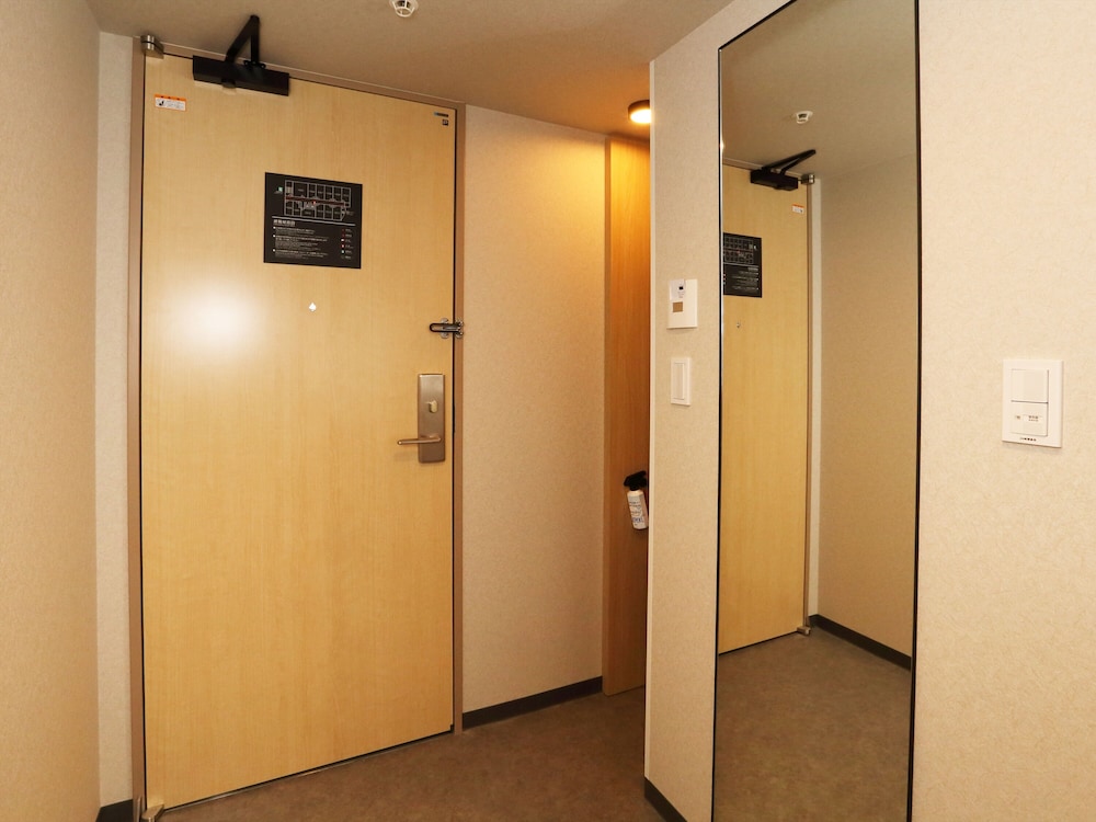 Standard Twin Room - Photo 13