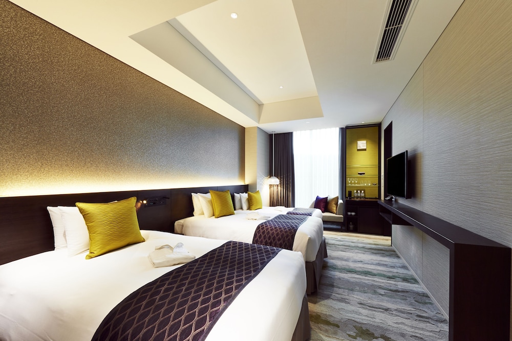 Deluxe Triple Room, Non Smoking - Photo 1