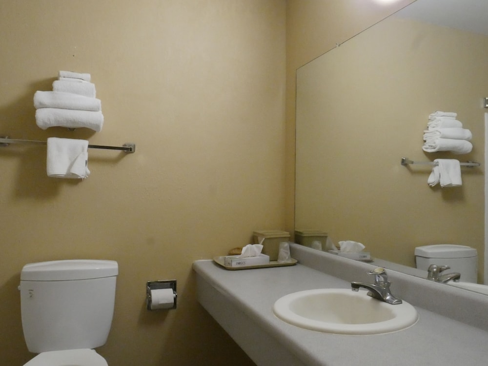 Standard Room, 1 King Bed photo 2