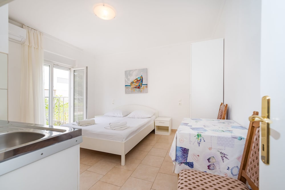 Studio, Multiple Bedrooms, Garden View