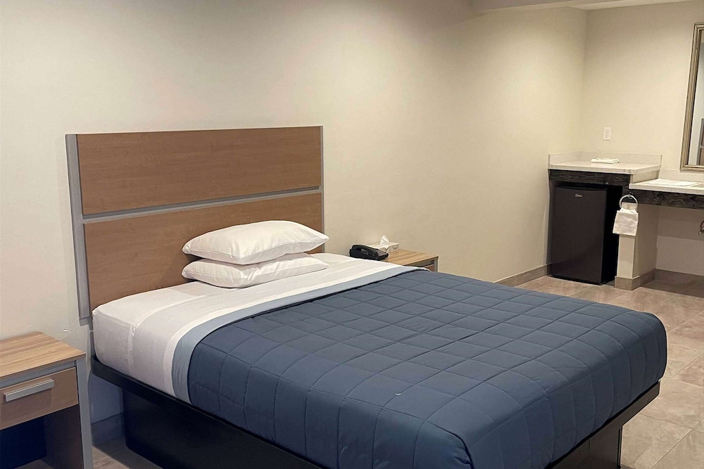 Room, 1 Queen Bed, Non Smoking - Photo 1