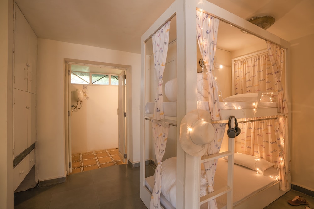 Shared Dormitory, Women only photo 2