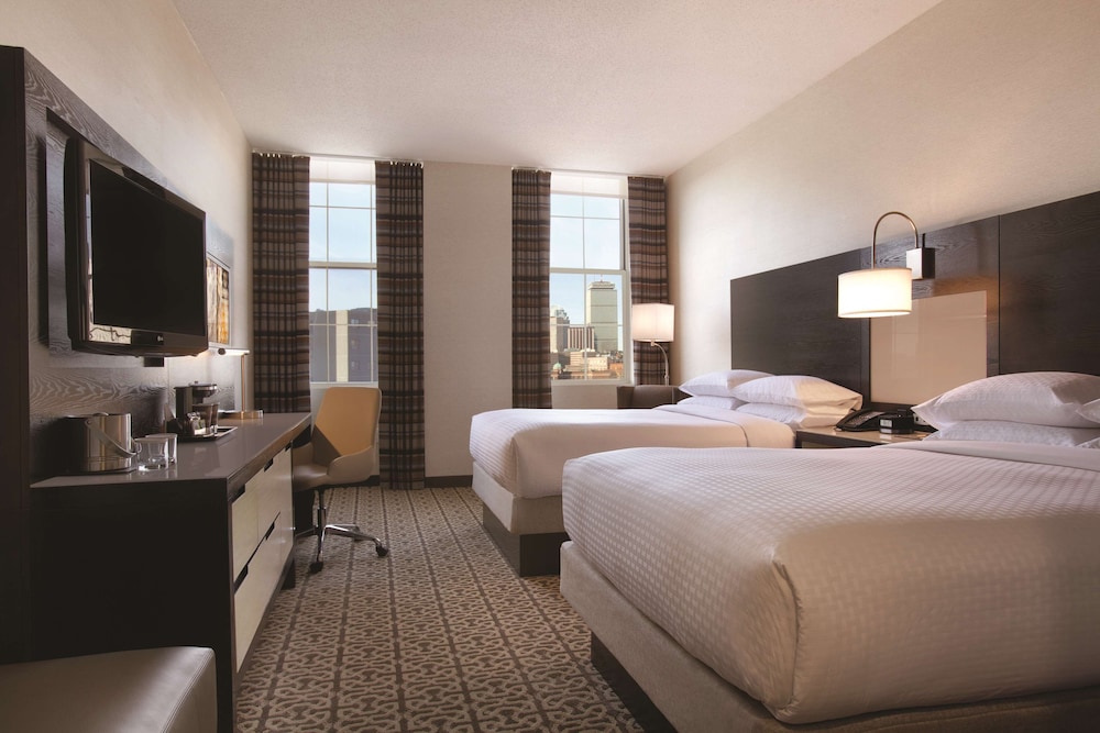 Room, City View - Photo 2