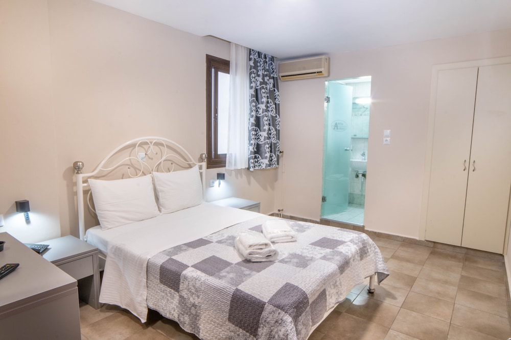 Economy Double Room photo 1