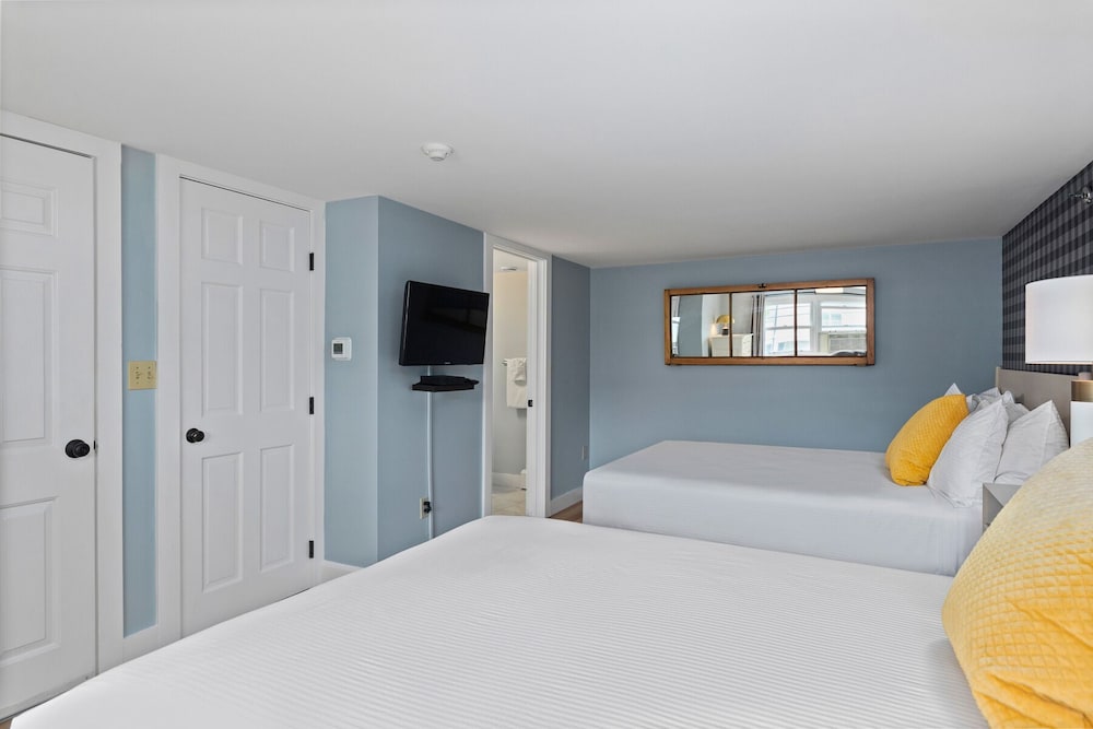 Cape Elizabeth 44 photo 2