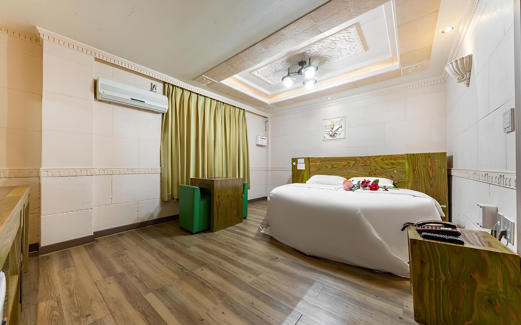 Room (Special room (healthy loess room)) - Photo 14