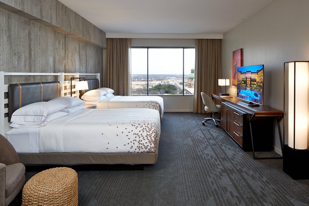 Club Room, 2 Queen Beds - Photo 1