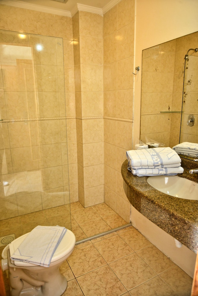 Deluxe Quadruple Room, Multiple Beds photo 2