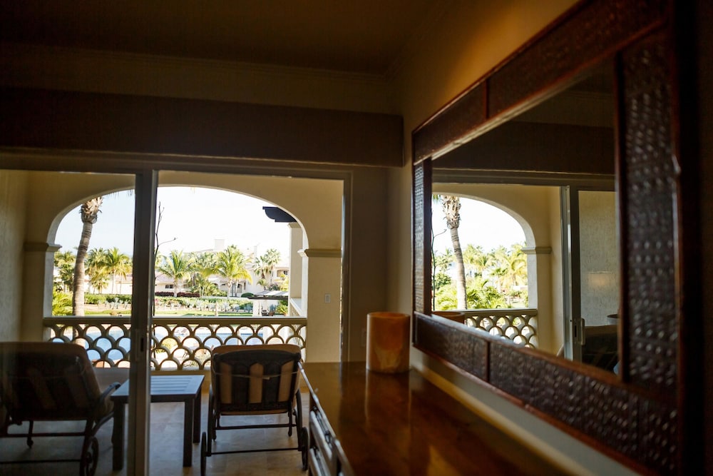 Condo, 2 Bedrooms photo 2
