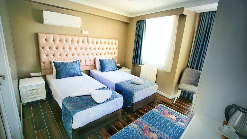Superior Double or Twin Room photo 3