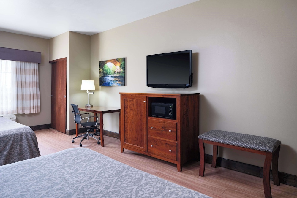 Standard Room, 2 Queen Beds, Accessible, Non Smoking photo 3
