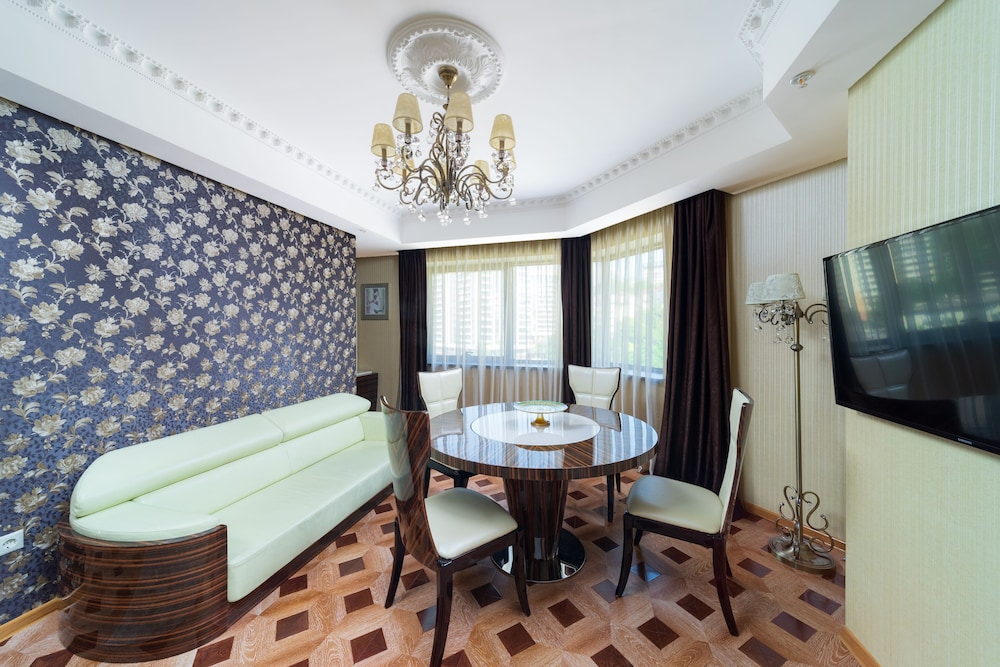 Presidential Apartment photo 2