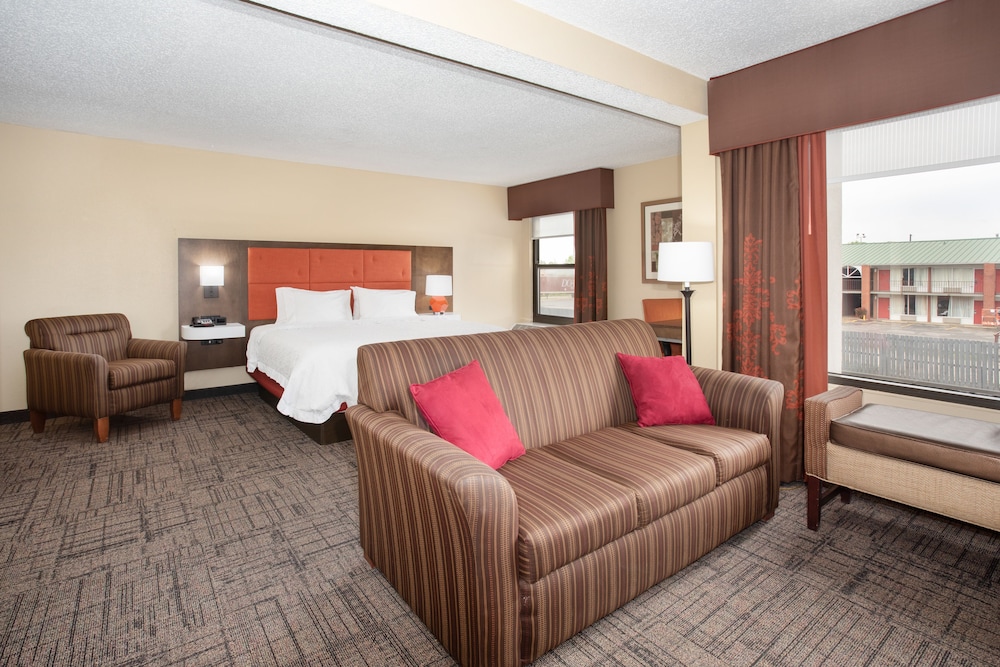Suite, 1 King Bed, Non Smoking - Photo 1