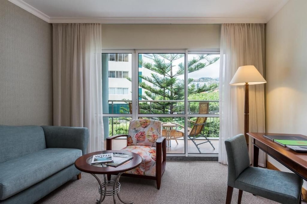 Double or Twin Room (Land View | Extra Bed)