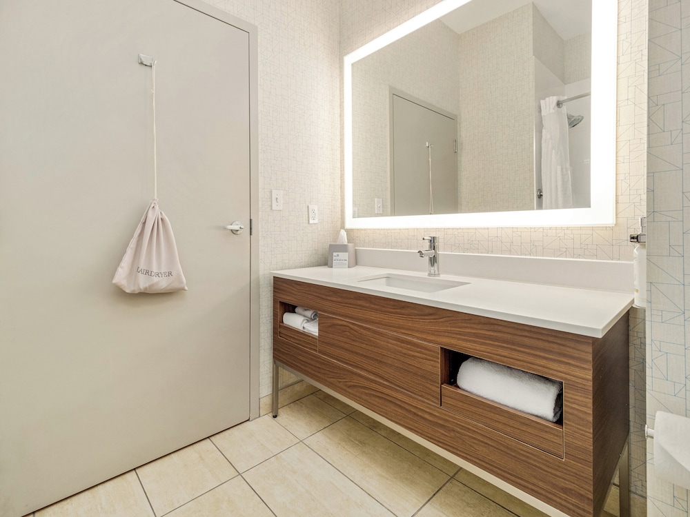 Suite, Multiple Beds photo 2