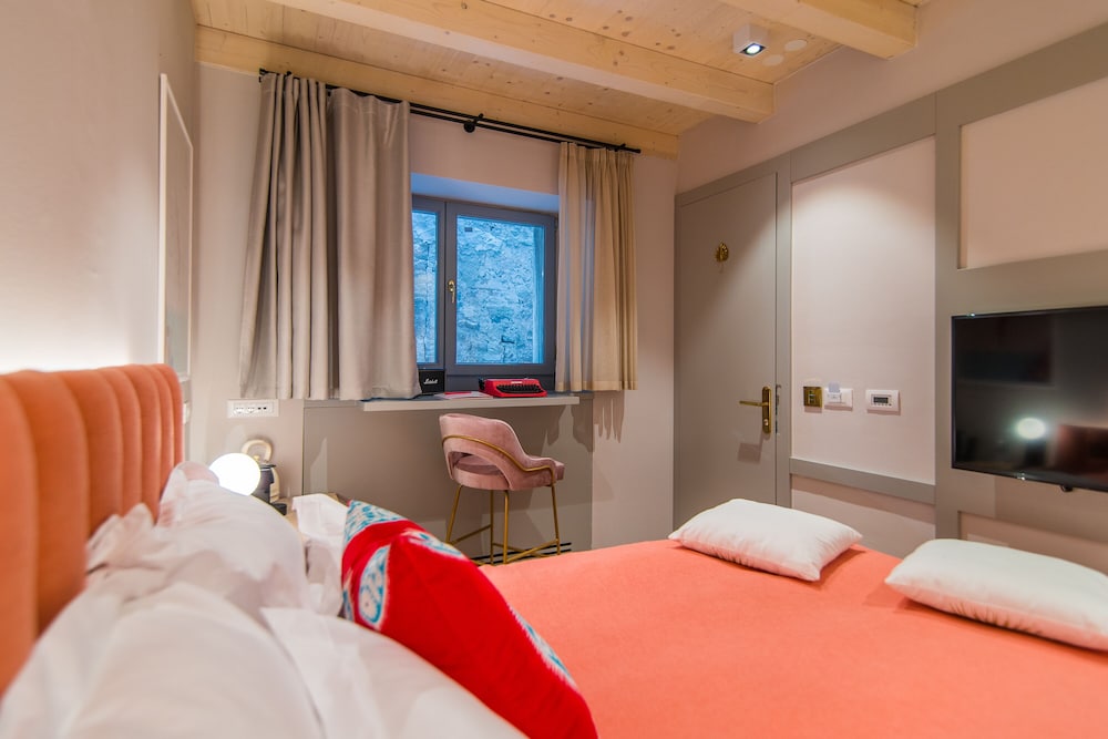 Snug Double Room - Ground Floor (Nr. 1) photo 3
