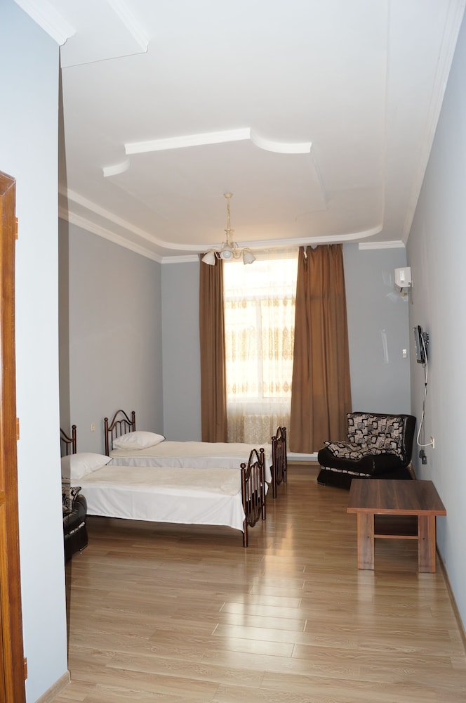 Standard Twin Room photo 2