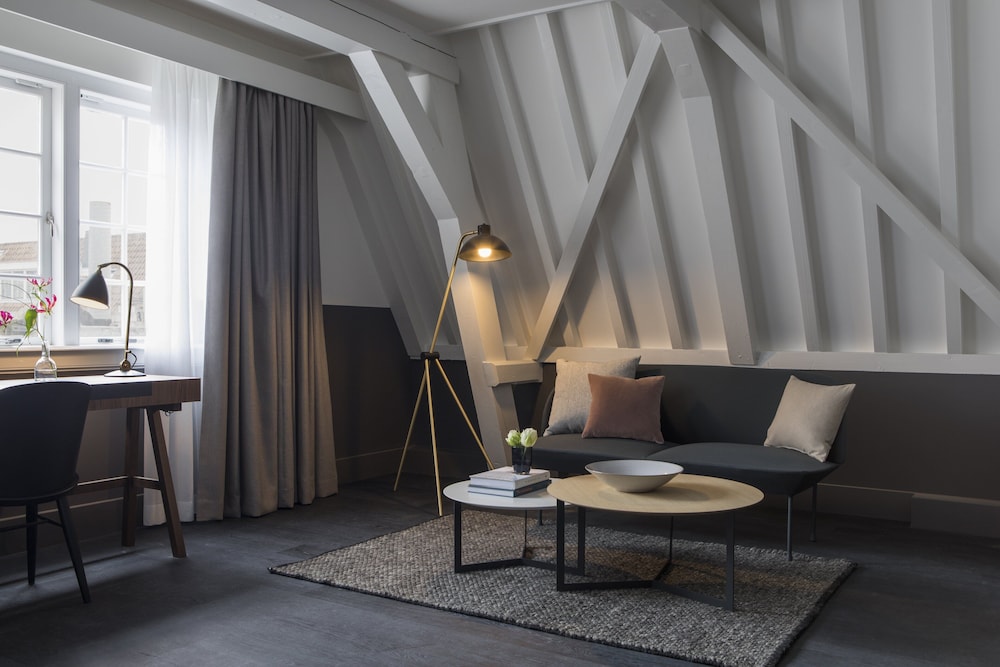 Suite, 1 King Bed with Sofa bed thumbnail 6