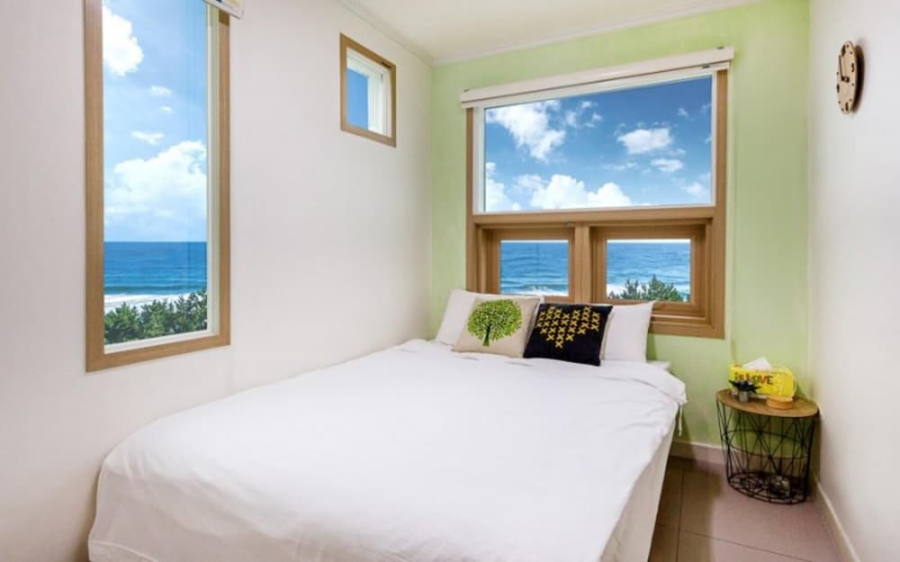 Room (301-Couple Family Duplex VIP (Ocean V)