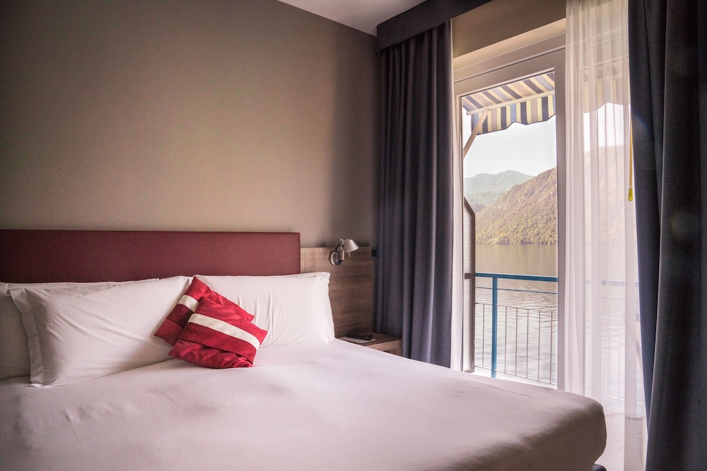 Classic Double Room, Lake View - Photo 1