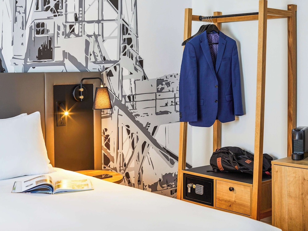 Privilege, Room, 1 King Bed - Photo 10