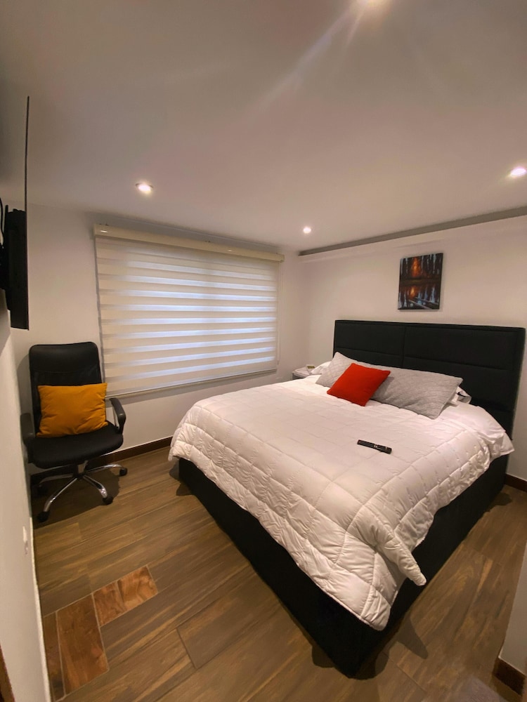 Luxury Room, 1 Queen Bed, Garden View