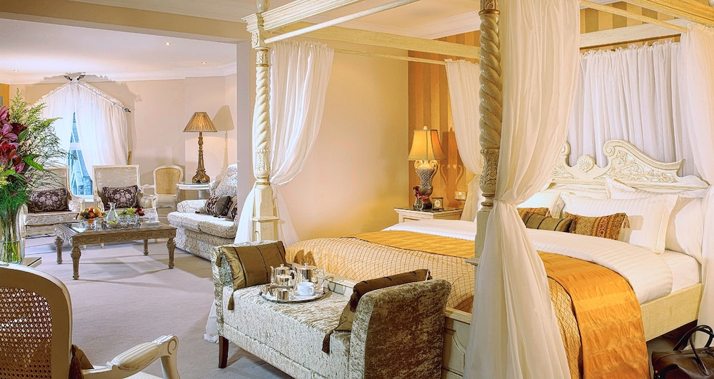 Junior Suite, 1 King Bed - Photo 2