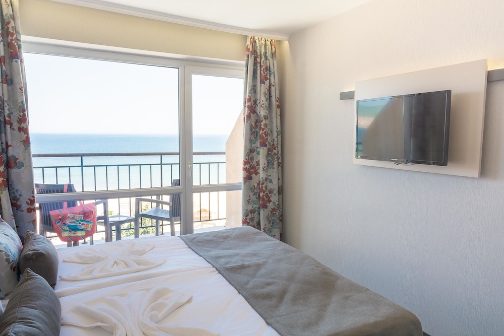 Standard Double or Twin Room photo 2