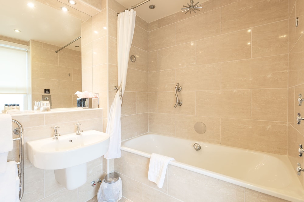 Standard Double Room - Photo 9