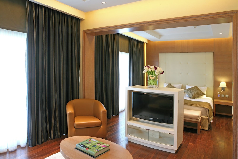 Junior Suite, 1 King Bed, Sea View (Top Floor) - Photo 2